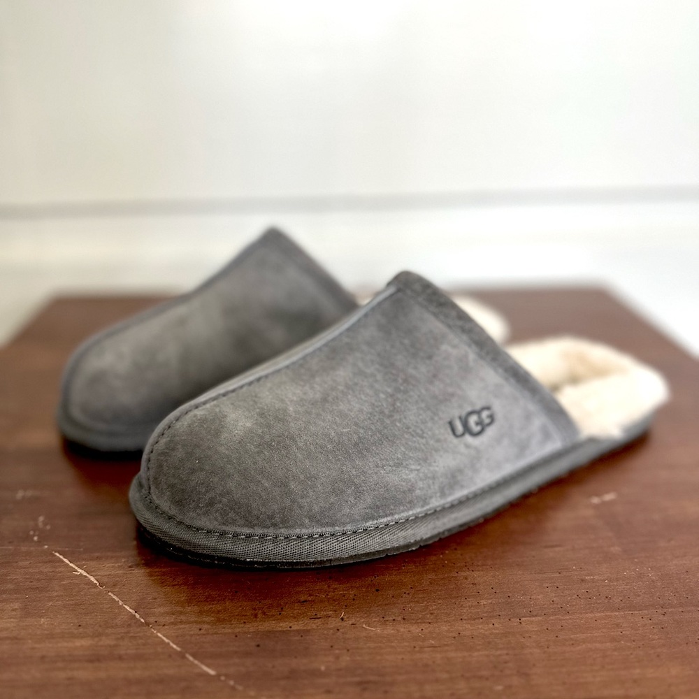 UGG Gray Sheepskin Scuffette Slipper in Womens 7.5